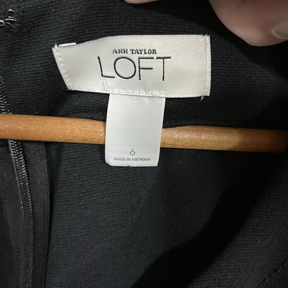 Ann Taylor Loft Classic Black Sheath Sleeveless LBD Timeless Size 6 - Picture 2 of 6